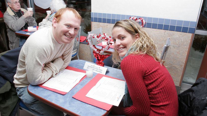 Does a couple that eats sliders together stay together? (Photo: White Castle)