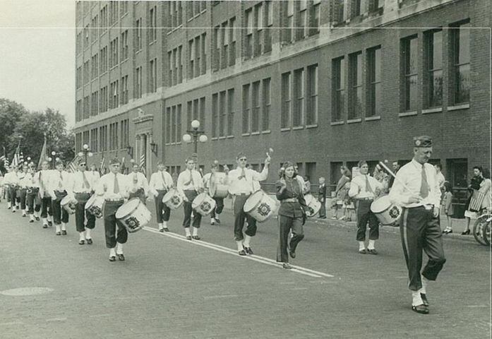 Historical Pictures of Memorial Day parades in Springfield