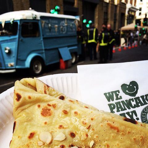 Tuesday is my favourite day of the week! But it's even better when it's #pancakeday #welovepancakes #flipstreet #londonlife Photo posted by @chleoallyn