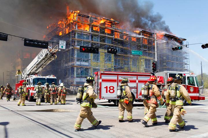 5-alarm fire at apartment construction site in Houston, 03.25.14