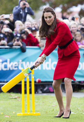Duchess of Cambridge plays cricket