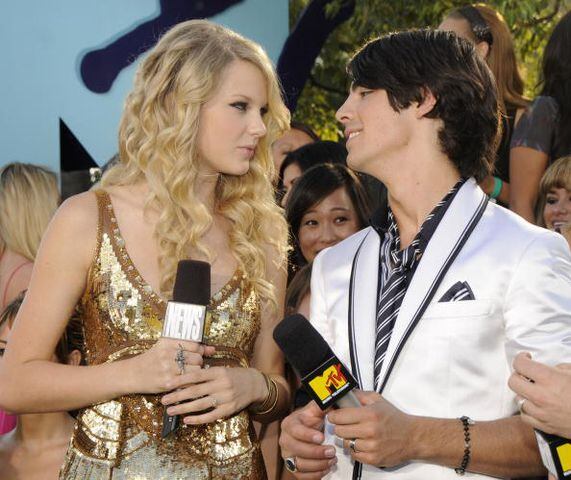 Taylor Swift & Joe Jonas: Splitting up over the telephone isn't really the way to go, either. Especially when the entire call lasts less than 30 seconds.