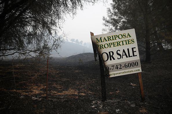Detwiler Fire Spreading Rapidly Threatens Historic Town Of Mariposa