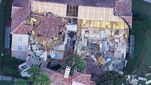 Clermont resort building collapse sinkhole