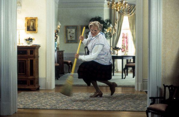 Robin Williams played Daniel Hillard & Mrs. Doubtfire in Mrs Doubtfire (1993)