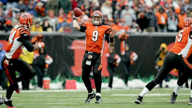 CINCINNATI - DECEMBER 11: Quarterback Carson Palmer #9 of the Cincinnati Bengals passes against the Cleveland Browns at Paul Brown Stadium on December 11, 2005 in Cincinnati, Ohio. The Bengals defeated the Browns 23-20. (Photo by Andy Lyons/Getty Images)