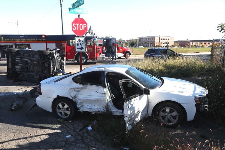 Rollover crash injures one person in Springfield