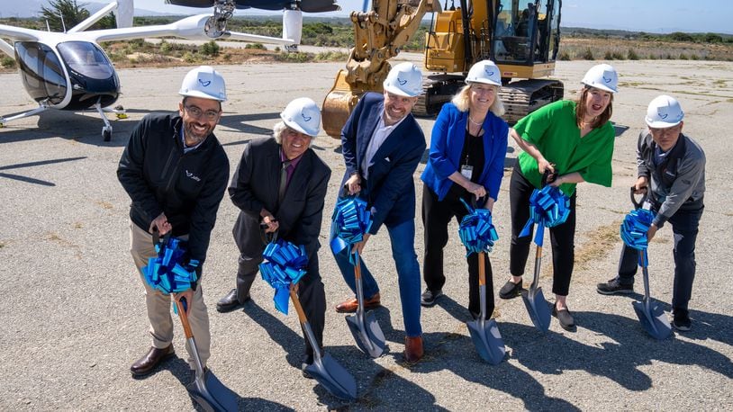Joby marks the planned expansion of its manufacturing facilities in Marina, Calif., with Marina Mayor Bruce Delgado, Monterey County Supervisor Wendy Root-Askew, and Toyota Collaboration Lead Kiyoshiba Mase. (Photo: Business Wire)