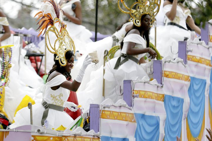 Photos: Mardi Gras’ last blowout before lent, see the floats, stars