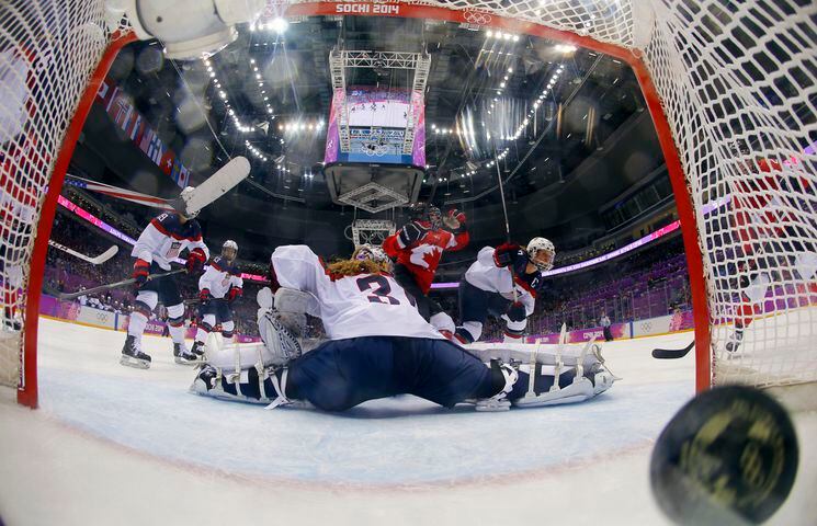 U.S. women win silver in hockey, Canada wins gold