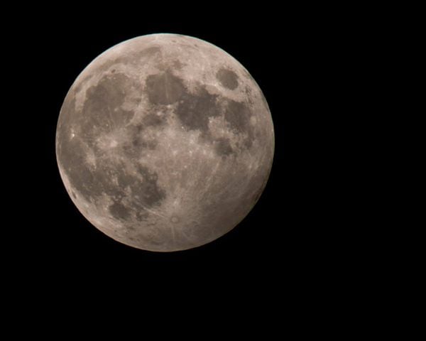 iWitness7 photos from the penumbral eclipse