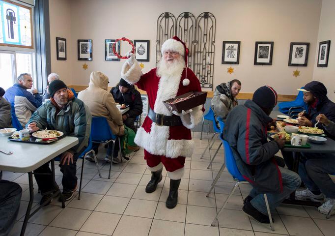 AP PHOTOS: Christmas celebrated near and far