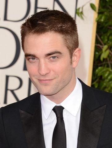 Robert Pattinson admits to going six weeks between washing his hair!