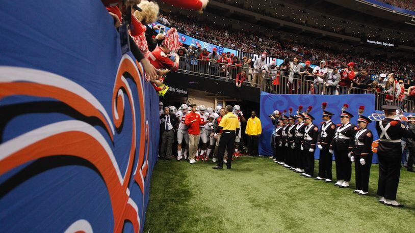Ohio State’s Urban Meyer and the Buckeyes wait to take the field at the Sugar Bowl on Jan. 1, 2015, in New Orleans, La. David Jablonski/Staff