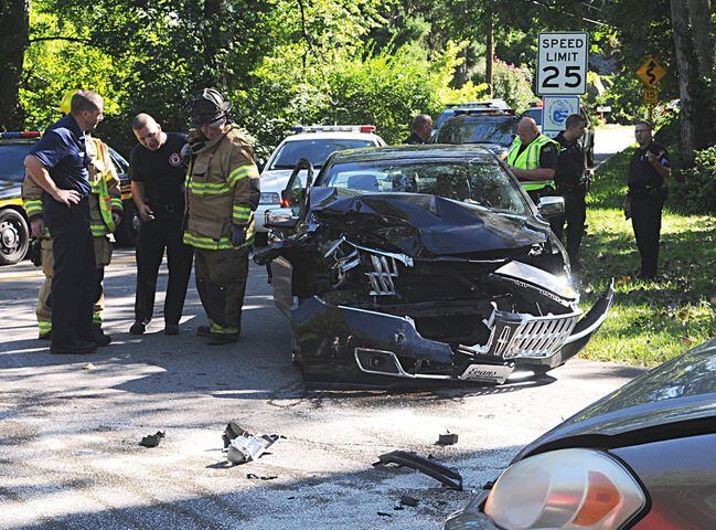 Baby-toting robbery suspect fled wreck involving pregnant woman