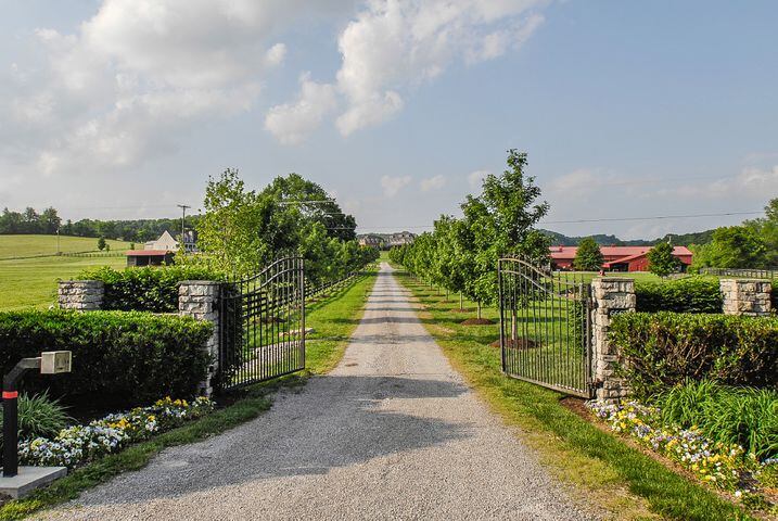 Singer-songwriter is selling 152-acre property near Nashville