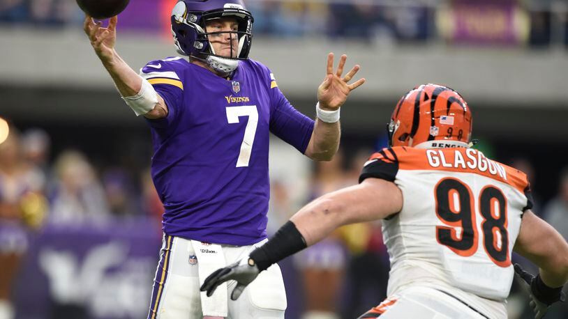 MINNEAPOLIS, MN - DECEMBER 17: Case Keenum #7 of the Minnesota Vikings passes the ball in the first half of the game against the Cincinnati Bengals on December 17, 2017 at U.S. Bank Stadium in Minneapolis, Minnesota. (Photo by Hannah Foslien/Getty Images)