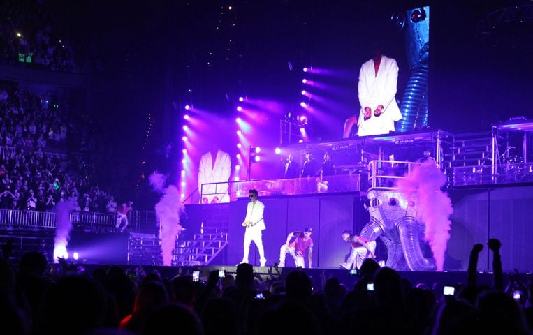 Justin Bieber rocks Philips Arena