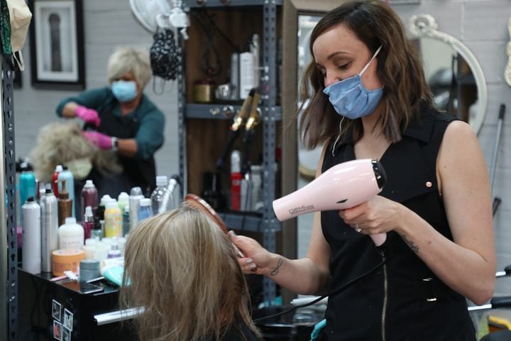 PHOTOS: Salons, Barbers and Outdoor Dinning Return