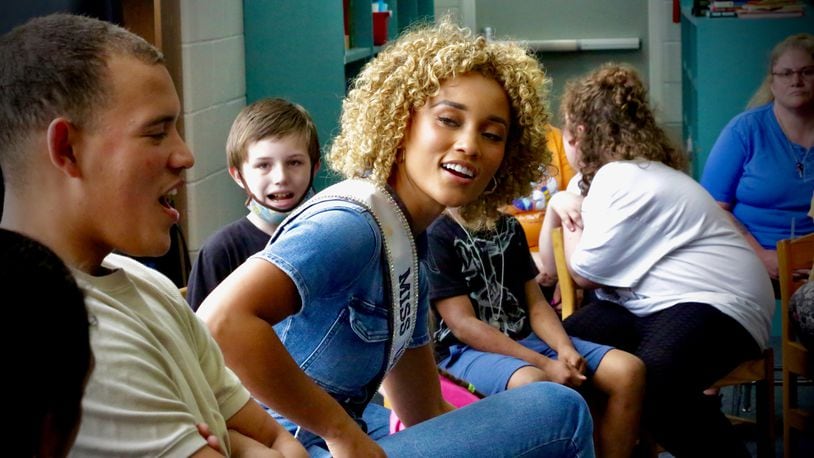 Elle Smith, a Springfield native and the current Miss USA, visited students at Lincoln Elementary on Friday. Contributed