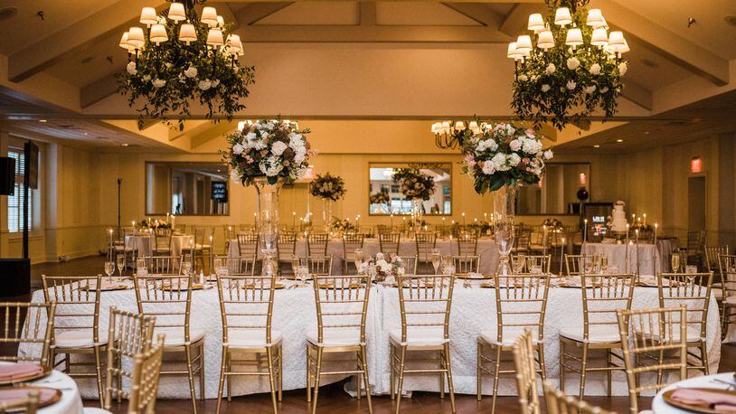 A wedding at Moraine Country Club by Samantha Joy Events. Chelsea Hall Photography