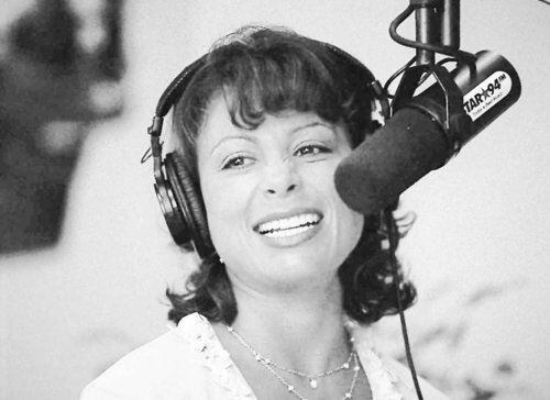 Paula Abdul on radio