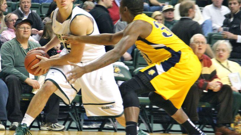 Highlights from the game between Wright State University and North Carolina A&T on Friday, November 16, 2012. WSU won the game 56-44.