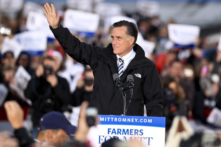 Mitt Romney campaigns in Sidney