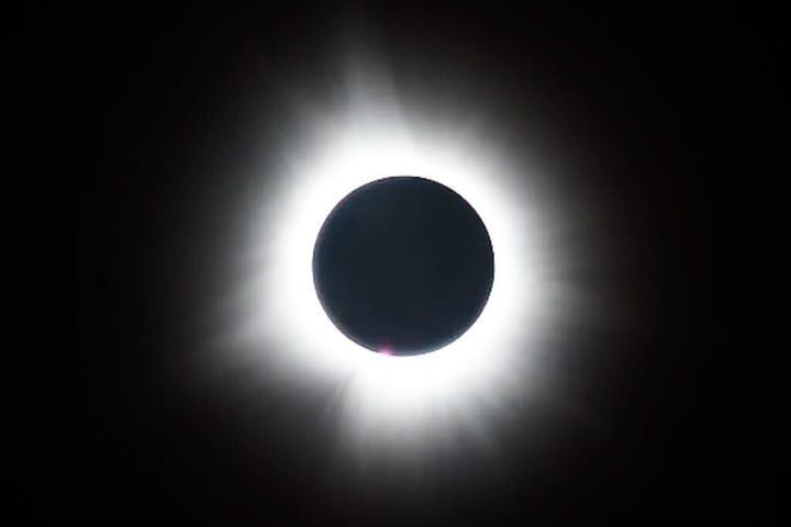 Total solar eclipse in Troy