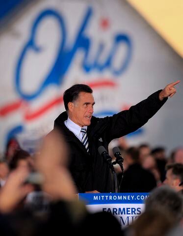 Mitt Romney campaigns in Sidney