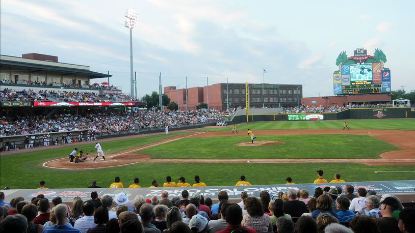The loyal fans for of the Dayton Dragons made tonights game  the 814th consecutive sell out crowd. This ties the record held by the Portland Trailblazers in Professional Sports