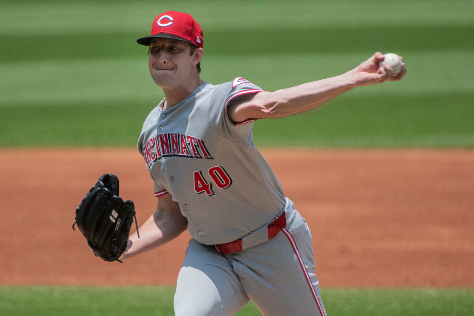 Cincinnati Reds starting pitcher Nick Lodolo delivers against the Cleveland Guardians during the first inning of a baseball game, Wednesday, June 11, 2025, in Cleveland. (AP Photo/Phil Long)