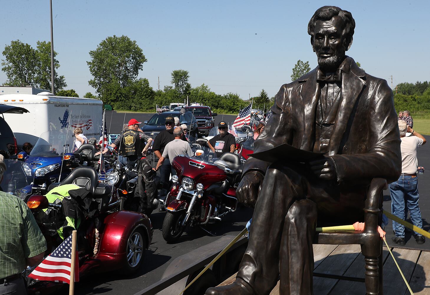 PHOTOS: Transporting Abraham Lincoln Statue