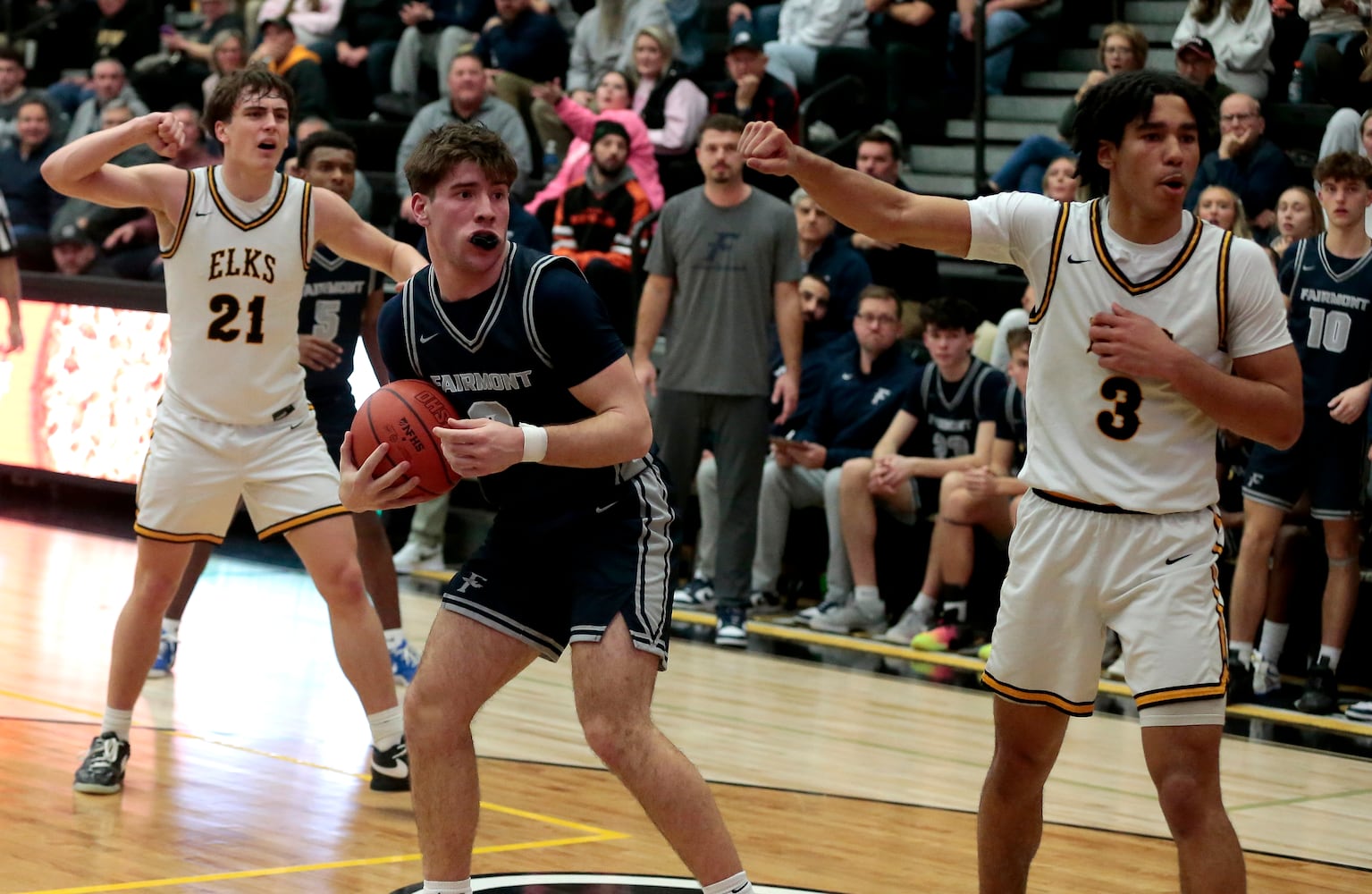 Fairmont Centerville basketball