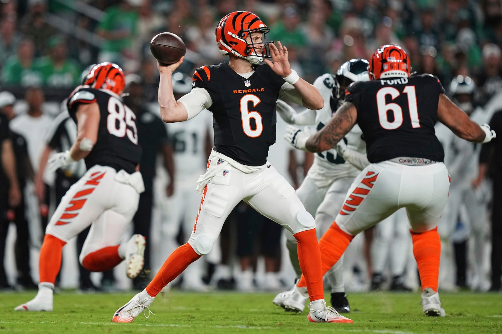Cincinnati Bengals quarterback Jake Browning (6) looks to pass during the first half of an NFL preseason football game against the Philadelphia Eagles on Thursday, Aug. 7, 2025, in Philadelphia. (AP Photo/Matt Rourke)