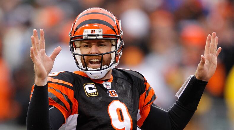 CINCINNATI, OH - DECEMBER 19: Quarterback Carson Palmer #9 of the Cincinnati Bengals calls a play at the line of scrimage while playing the Cleveland Browns at Paul Brown Stadium on December 19, 2010 in Cincinnati, Ohio. (Photo by Matthew Stockman/Getty Images)