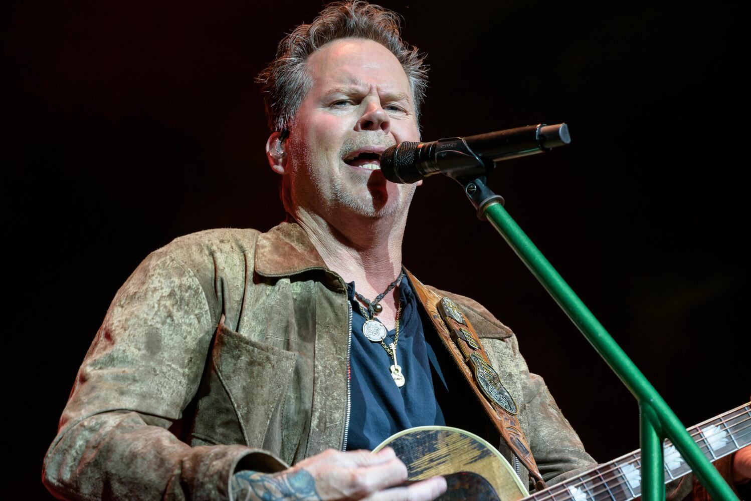 PHOTOS: Gary Allan & Mae Estes Live at Rose Music Center