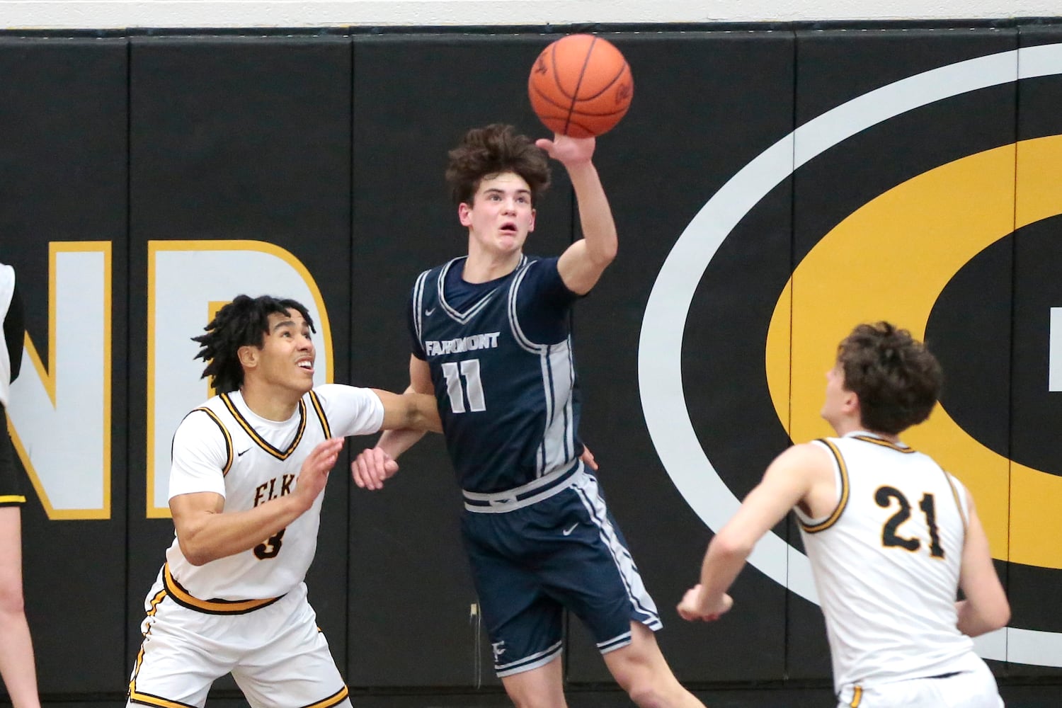 Fairmont Centerville basketball