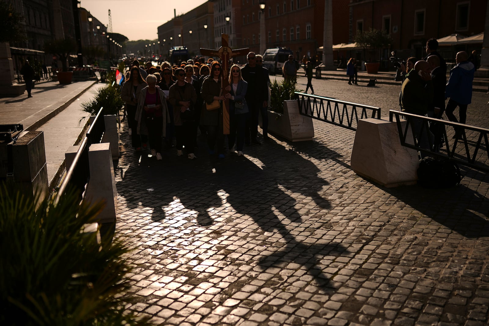 Pilgrims from Croatia arrive at the Vatican, Tuesday, April 22, 2025. (AP Photo/Francisco Seco)