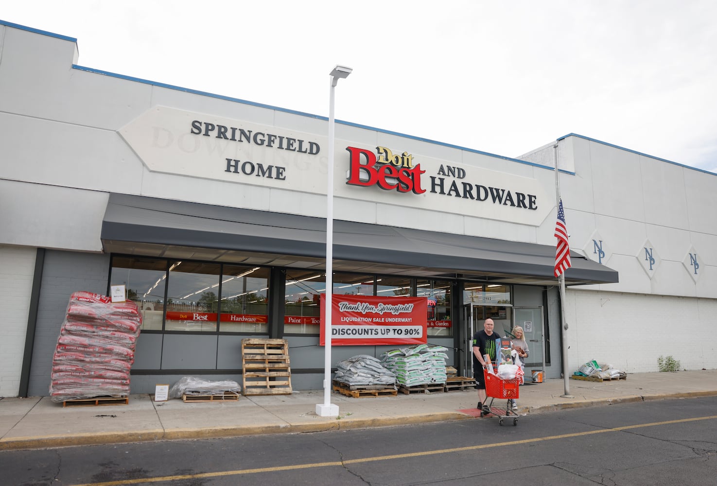 Springfield Home and Hardware Closing 