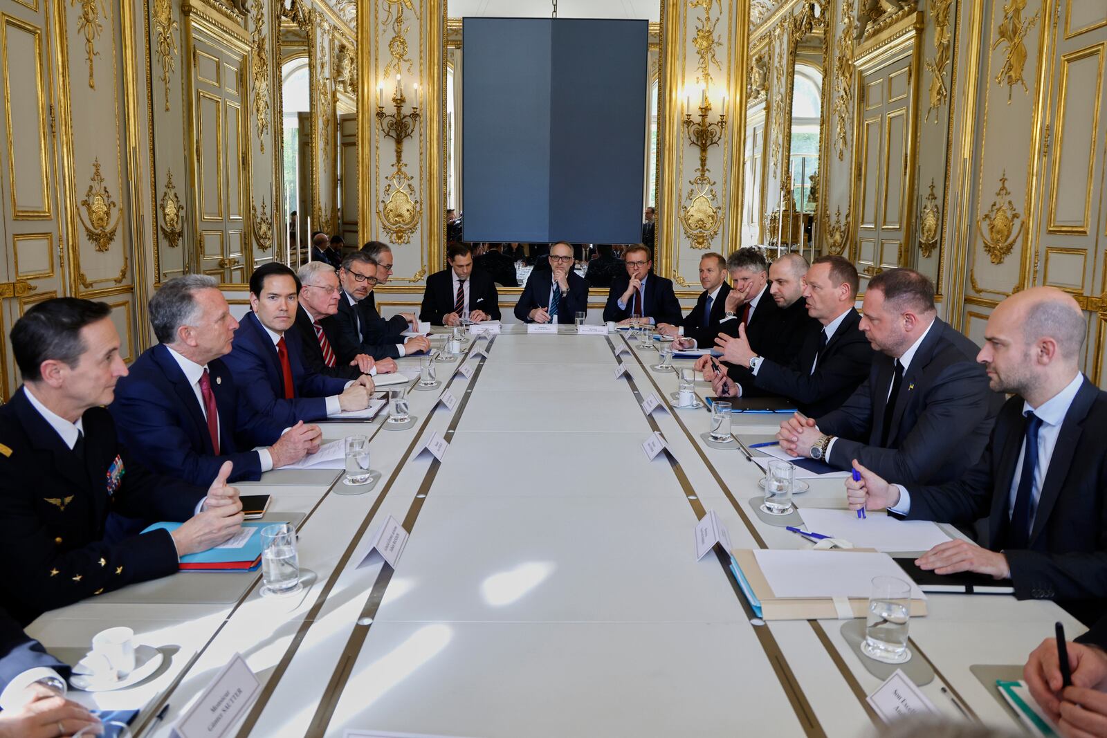 US Special Envoy Steve Witkoff, 2nd left, US Secretary of State Marco Rubio, 3rd left, Germany national security advisor Jens Plotner, 5th left, meet with France's Minister for Foreign Affairs Jean-Noel Barrot, right, Ukrainian Head of Presidential Office Andriy Yermak, 2nd right, French President diplomatic advisor Emmanuel Bonne, 3rd right, Ukraine's Defence Minister Rustem Umerov, 4th right, and UK National Security Adviser Jonathan Powell at the Elysee Palace in Paris, Thursday, April 17, 2025. (Ludovic Marin, Pool Photo via AP)