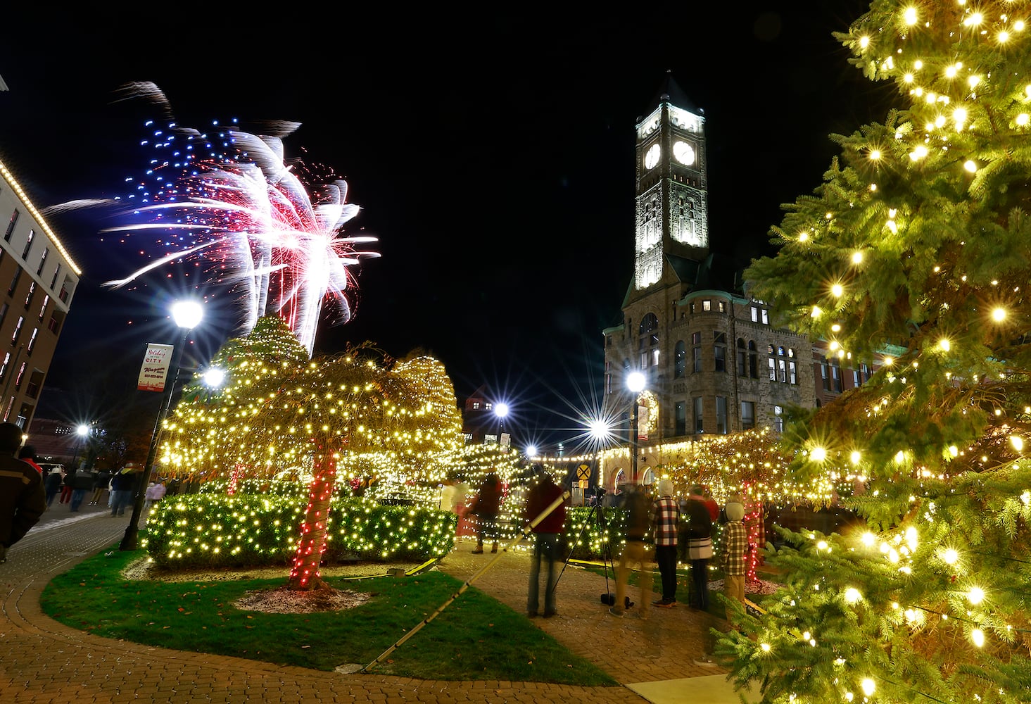 Holiday in the City SNS