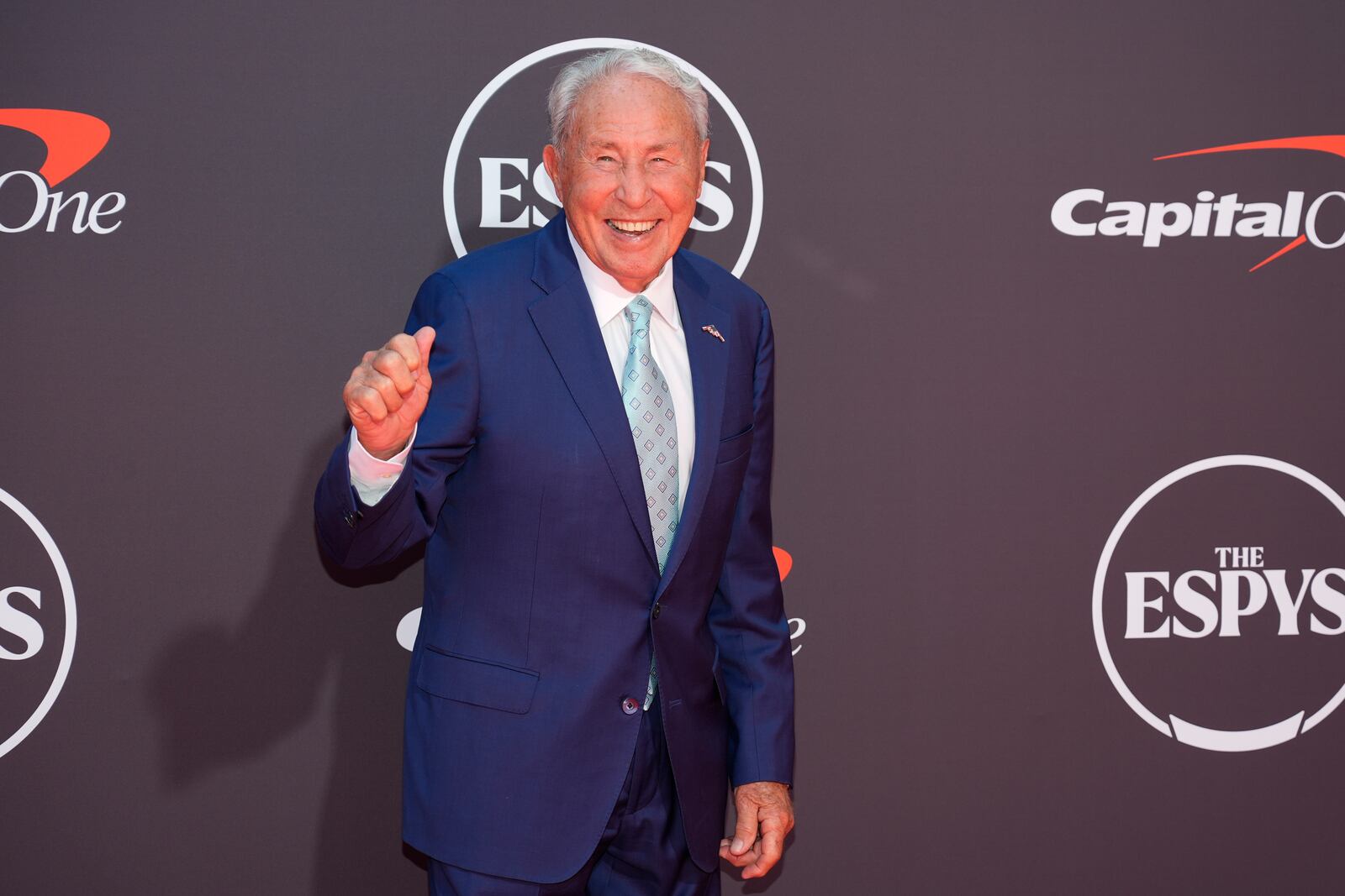 Lee Corso arrives at the ESPY Awards at the Dolby Theatre in Los Angeles, Wednesday, July 16, 2025. (AP Photo/Chris Pizzello)