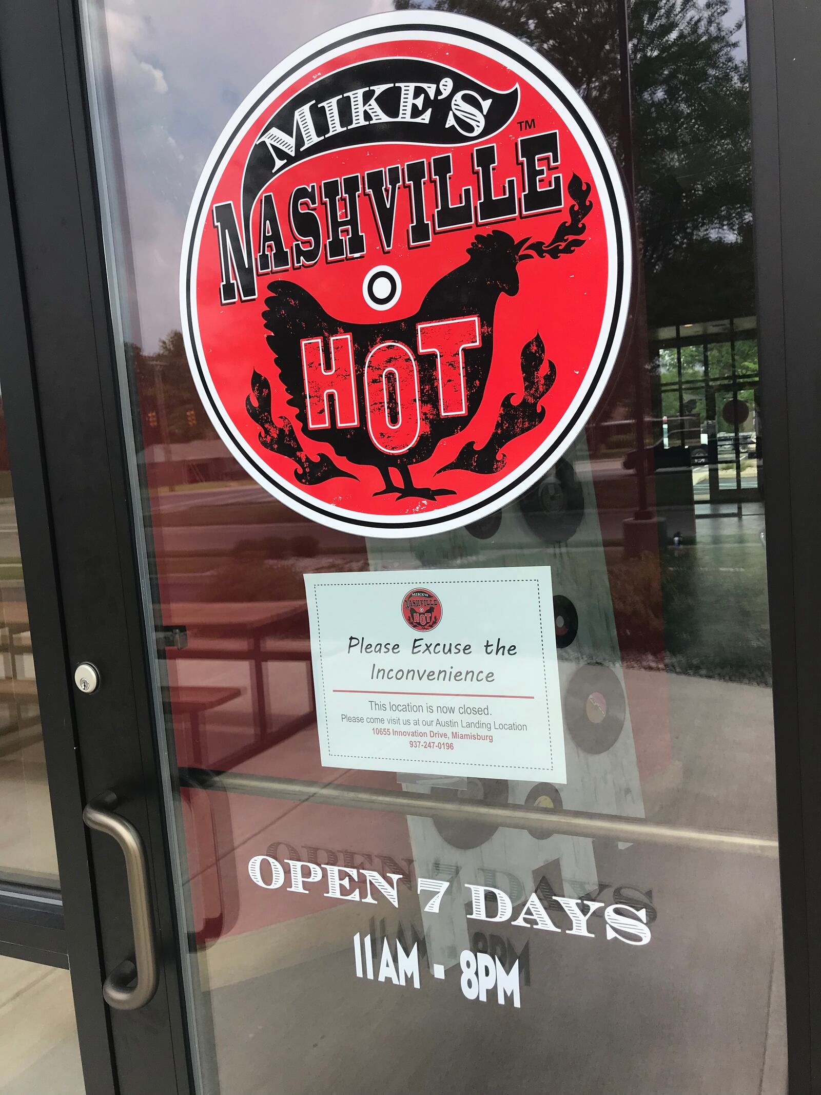 The Centerville Mike's Nashville Hot is closed. A sign on the restaurant's door directs customers to the Austin Landing location.