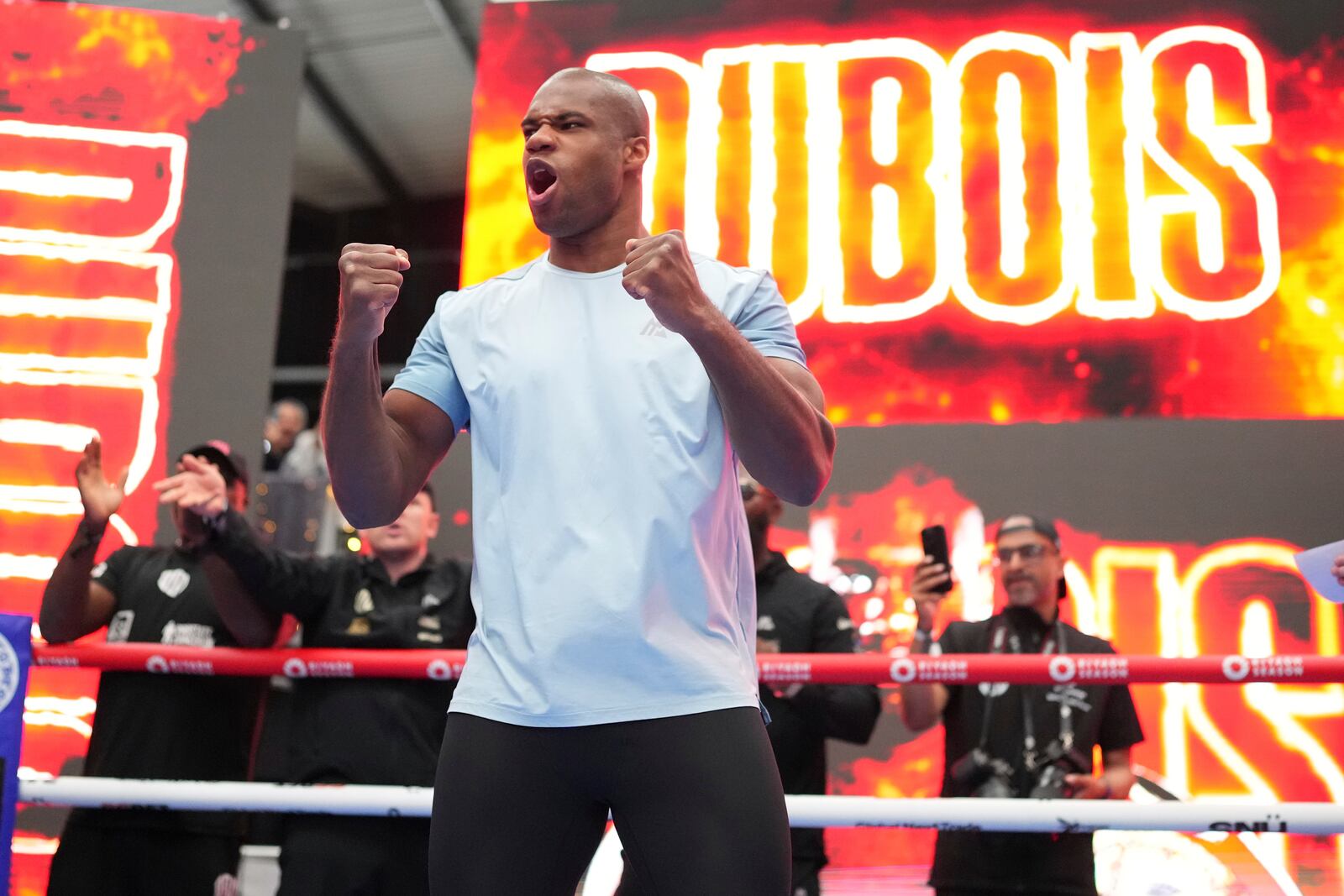 Britain's Daniel Dubois warms up during a public workout at BoxPark near Wembley stadium in London, Wednesday, July 16, 2025 ahead of the undisputed heavyweight champion boxing fight between Britain's Daniel Dubois and Ukraine's boxer Oleksandr Usyk on Saturday. (AP Photo/Kirsty Wigglesworth)