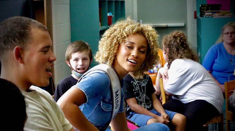 Elle Smith, a Springfield native and the current Miss USA, visited students at Lincoln Elementary on Friday. Contributed