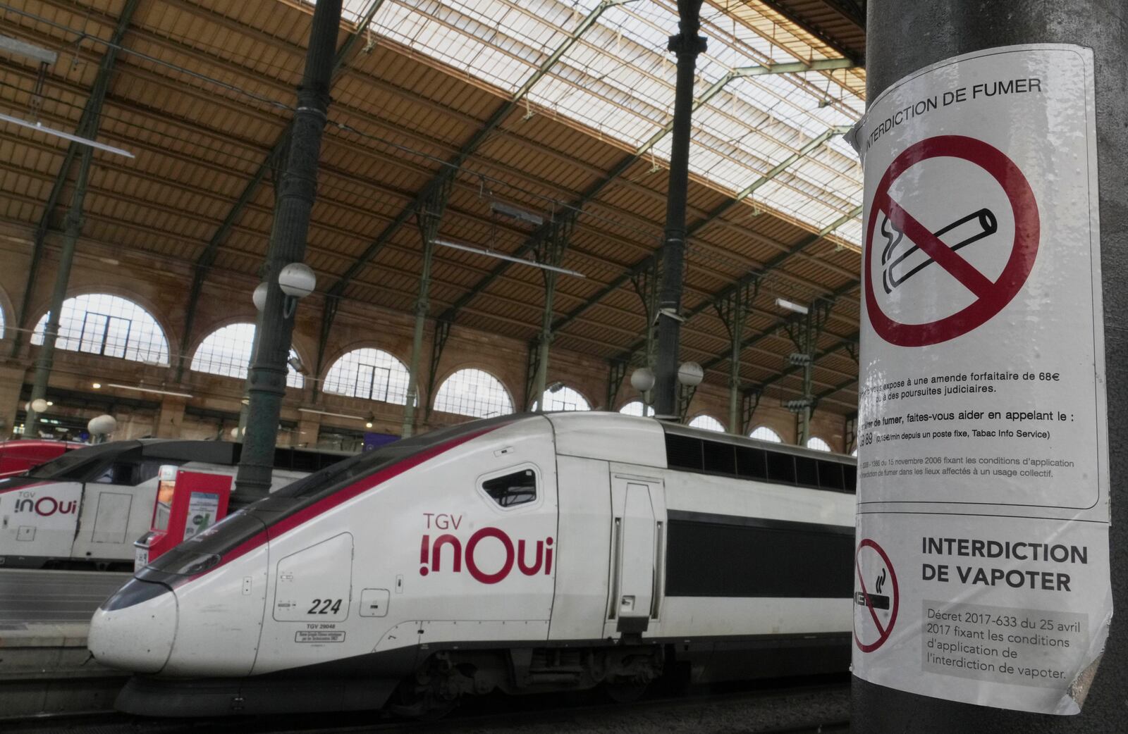 A "No smoking" sign is pictured at Gare du Nord train station in Paris, Thursday, May 29 2025. (AP Photo/Michel Euler)