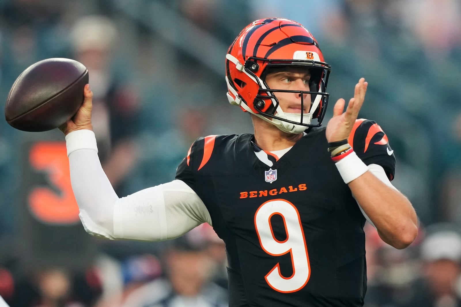 Cincinnati Bengals quarterback Joe Burrow passes during the first half of an NFL preseason football game against the Philadelphia Eagles on Thursday, Aug. 7, 2025, in Philadelphia. (AP Photo/Matt Slocum)