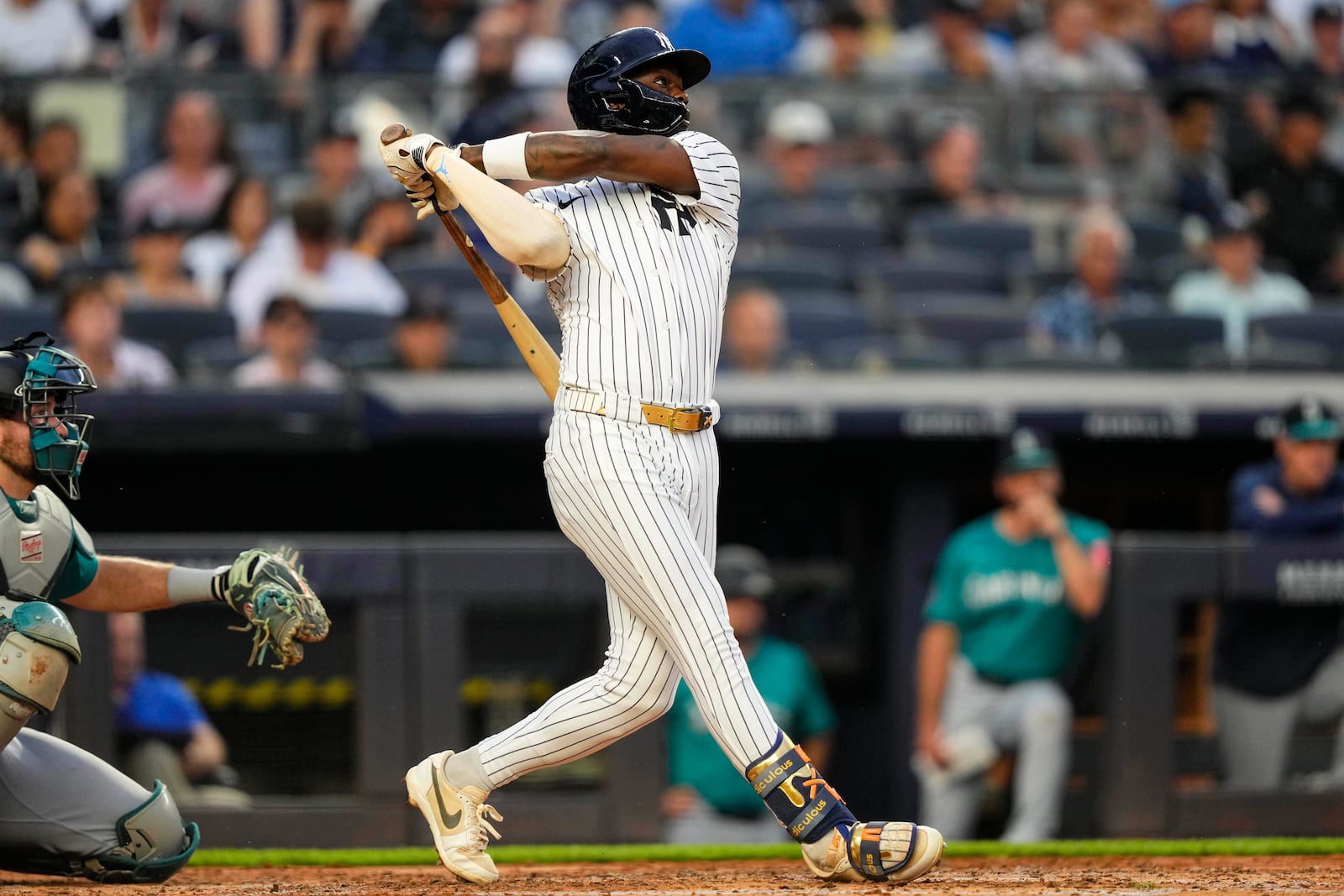 New York Yankees' Jazz Chisholm Jr. hits a home run during the third inning of a baseball game against the Seattle Mariners, Wednesday, July 9, 2025, in New York. (AP Photo/Yuki Iwamura)