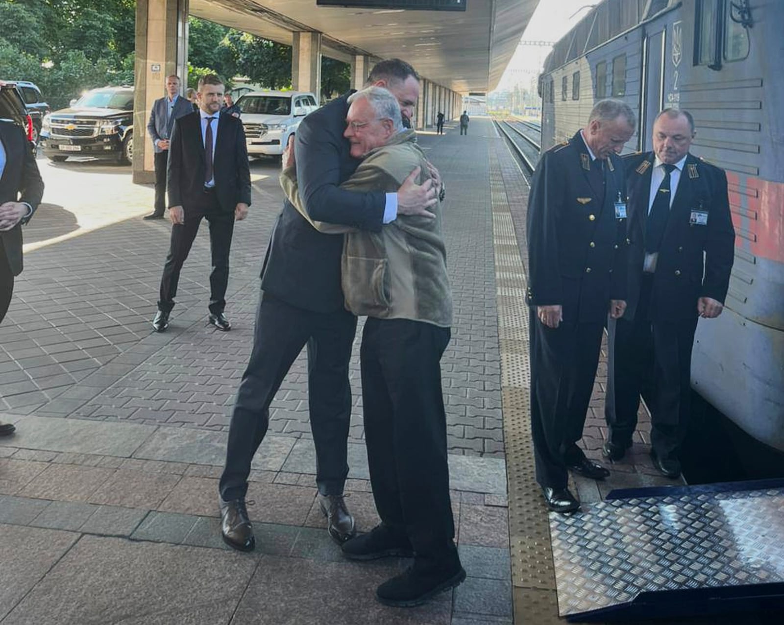 In this photo provided by the Ukrainian Presidential Press Office, Andriy Yermak, the head of Ukraine's Presidential Office, left, meets with United States Special Envoy for Ukraine and Russia, Joseph Keith Kellogg, at a train station in Kyiv, Ukraine, Monday, July 14, 2025. (Ukrainian Presidential Press Office via AP)